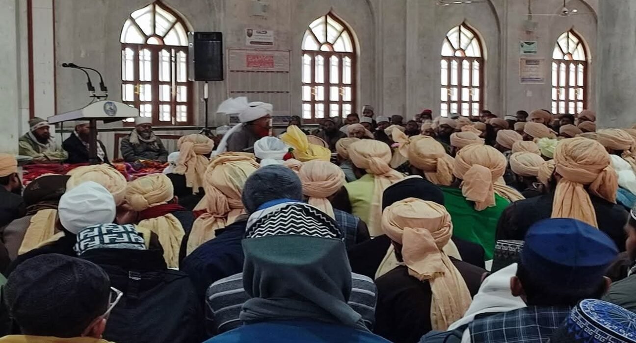 جامعہ اشرفیہ مبارک پور میں "محفل درس ختم بخاری شریف" کا انعقاد 5