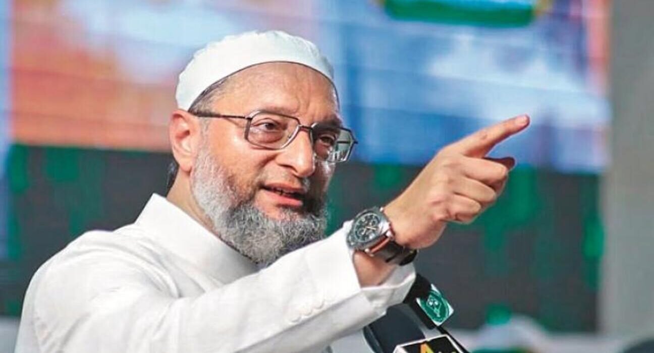 اسد الدین اویسی کا وقف بل کے خلاف سخت احتجاج 5