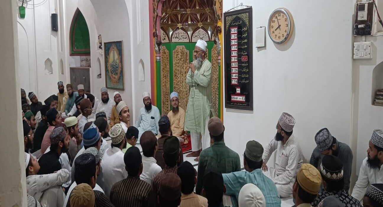 خانقاہ برکاتیہ مارہرہ شریف میں عرس حضور مفتی اعظم ہند کی روح پرورمحفل 5