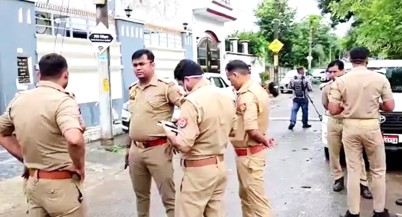 بریلی: ہنگامے کے بعد سیاسی سرگرمیوں پر پابندی 5